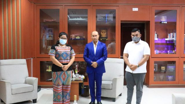 Gubernur NTT, Viktor Bungtilu Laiskodat menerima audiensi pengurus Paduan Suara The Countermelody (Foto: Biro Pers Pemprov)