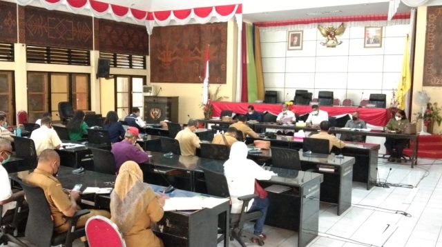 Komisi II DPRD Kabupaten Ende menggelar Rapat Dengar Pendapat (RDP) dengan Dinas Perdagangan dan Industri Kabupaten Ende, Depot Pertamina Sub Divre Ende, dan agen distribusi serta perwakilan pengelola pangkalan, Senin (03/05/2021).