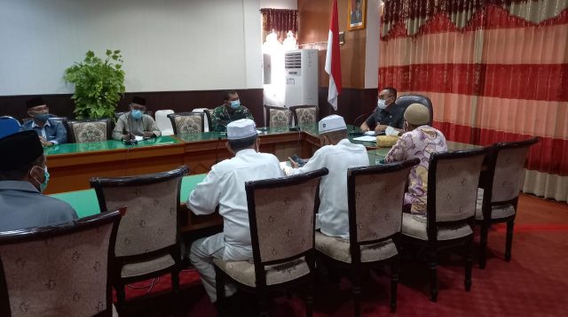 Rapat terbatas Bupati Ende dengan Pimpinan Organisasi Islam Kabupaten Ende di ruang kerja Bupati Rabu, (5/5/2021).