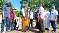 Gubernur Laiskodat saat peletakan batu pertama pembangunan Aula Paroki St. Marthinus Nangaroro