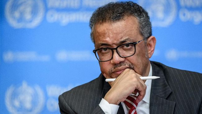 Direktur Jenderal WHO Tedros Ghebreyesus merasa yakin pandemi Covid-19 akan berakhir pada 2022. (Foto: Fabrice COFFRINI / AFP) Baca artikel CNN Indonesia "WHO Yakin Pandemi Covid-19 Berakhir pada 2022"