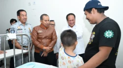 Dirut Jasa Raharja Dampingi Wamenhub Tinjau Penanganan Korban KM Mutiara Sentosa II di RS PHC Surabaya